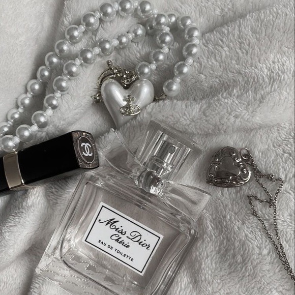 ELITE VIBES MYSTERY BOX - Picture 3 of 4